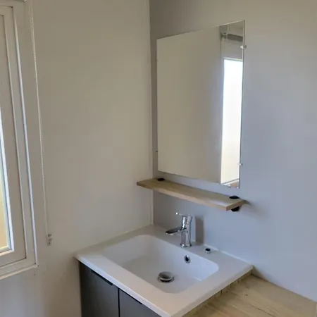 Mh 305 3 Et 1 Salle De Bain Dan 4 étoiles *