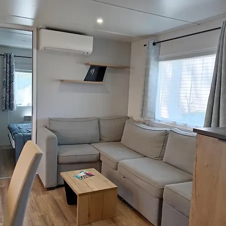 Mh 305 3 Et 1 Salle De Bain Dan 4 Etoiles Campsite Saint-Julien-en-Born