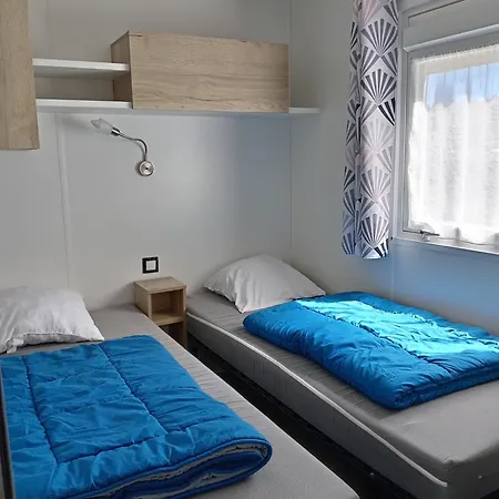 Mh 305 3 Et 1 Salle De Bain Dan 4 Etoiles Campsite *